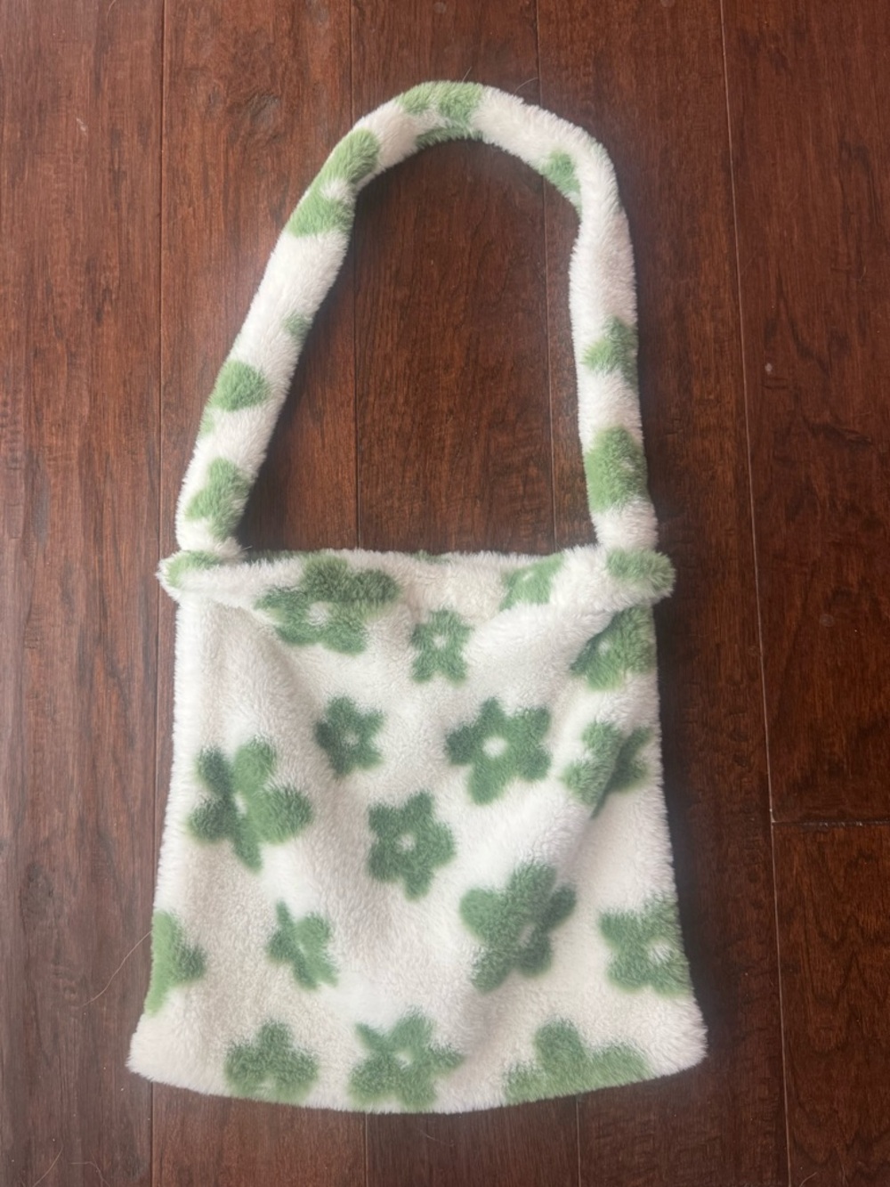 Cozy Floral Shoulder Bag in White & Green